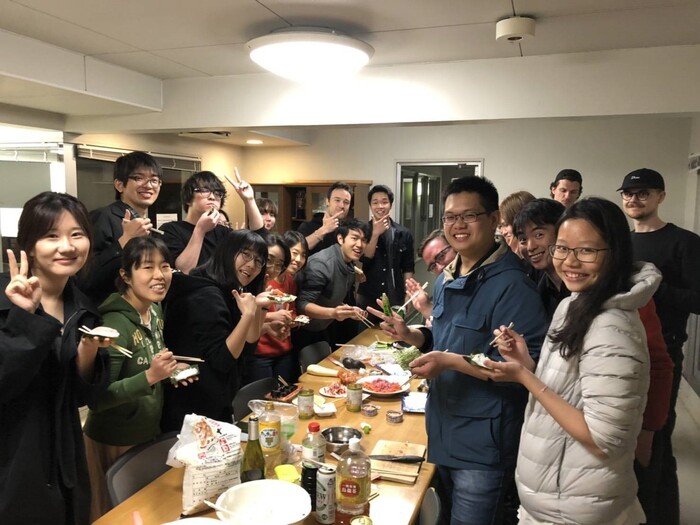 國際學生宿舍的握壽司派對